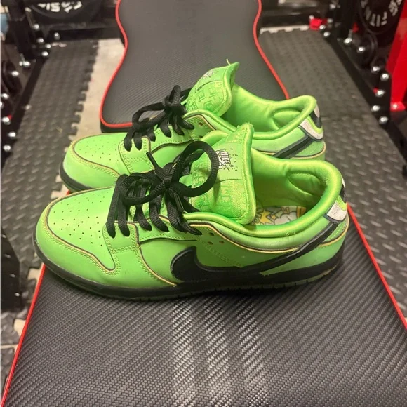 Nike Dunks Powerpuff Sneakers - Picture 2 of 4